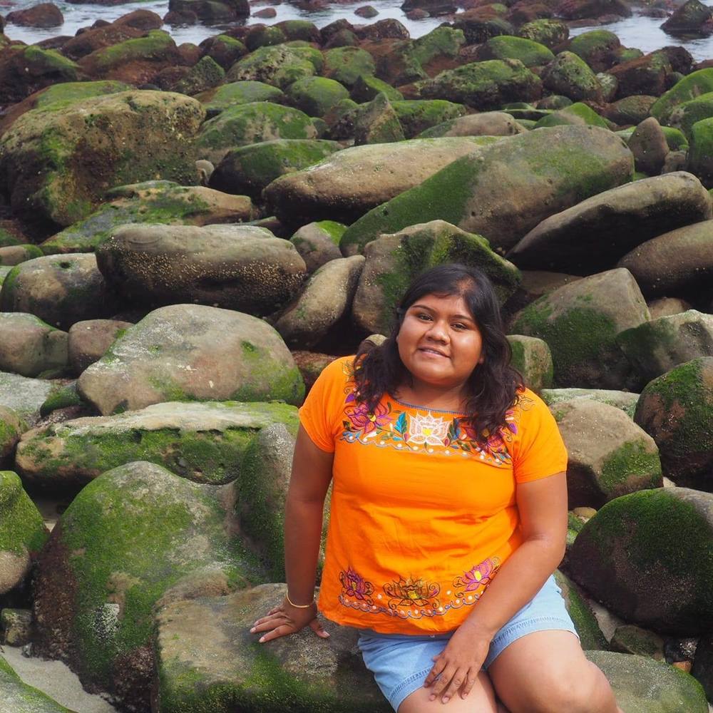 Meet your Posher, Alejandra